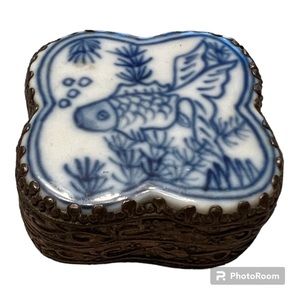 Vintage small shard box